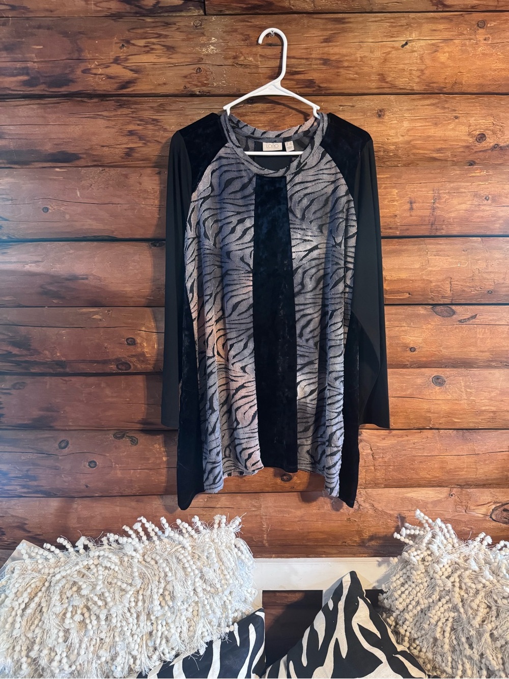 LOGO by Lori Goldstein size 1x Black and Gray Velvet-Stripe Long Sleeve Top